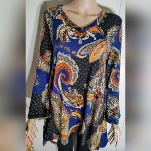CLEAN!! WINWIN, Paisley Flare Bottom, Bell Sleeve Tunic. Size S/M